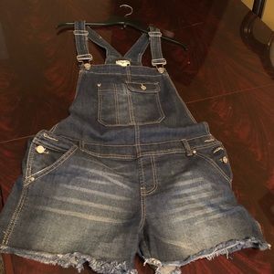 Overall shorts